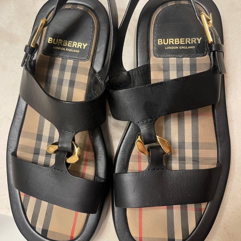 BURBERRY Black Buckingham Flat Sandal